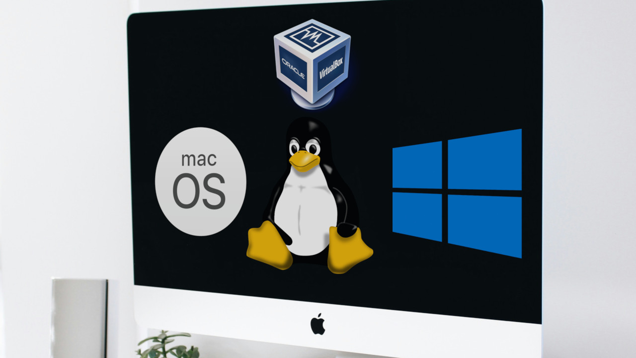 Una fotografia di un computer desktop su un tavolo.